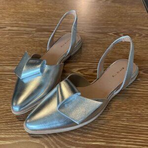 All Black Flat Bow Sling Silver